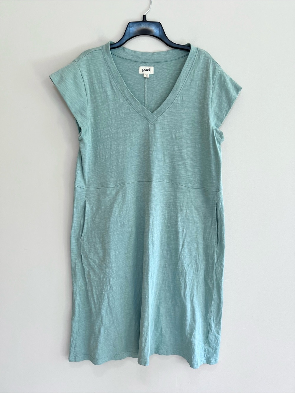 Pact Organic Cotton Relaxed Slub V-Neck Shift Dress in Sea Green, size L